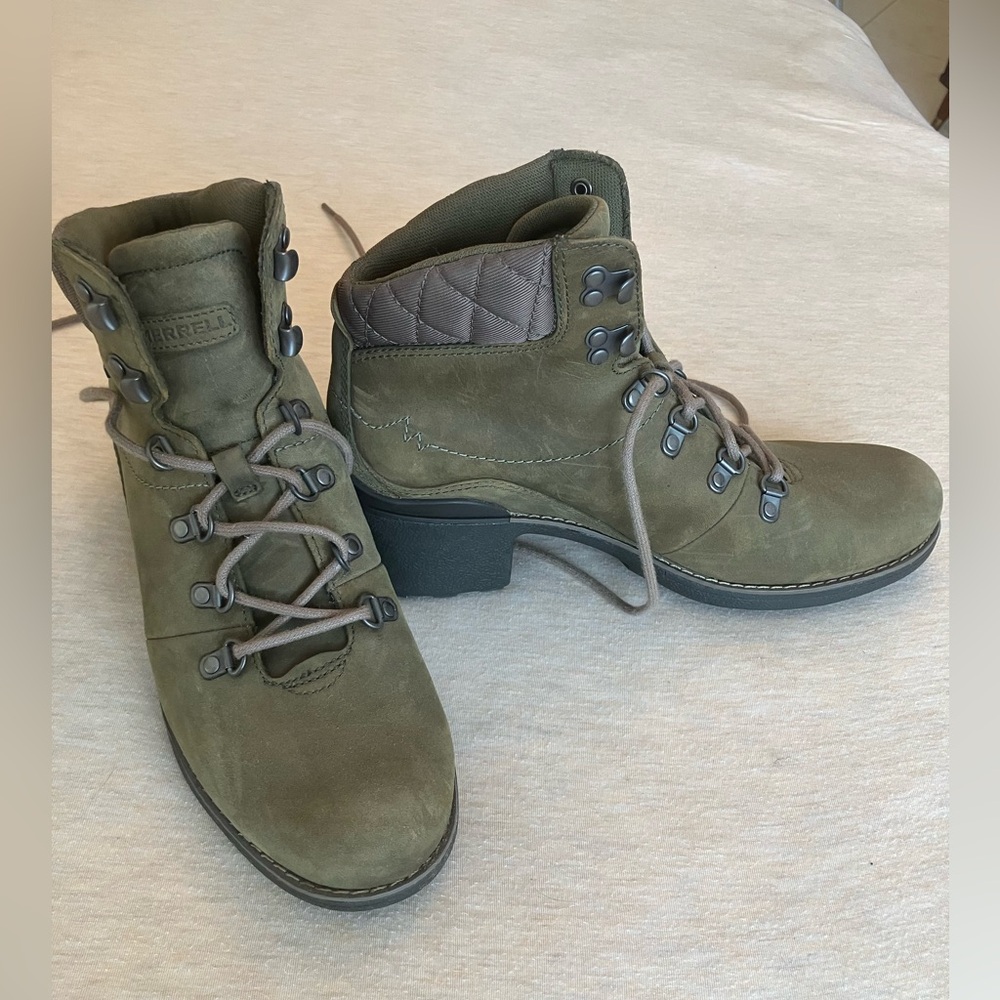 Merrell Boots Dusty Olive size 9.5